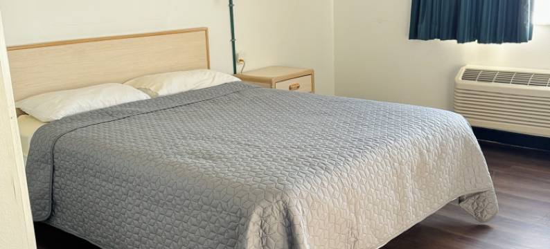 德尔拉皮兹比尔马套房酒店靠近苏福尔斯(Bilmar Inn & Suites Dell Rapids Near Sioux Falls)图片