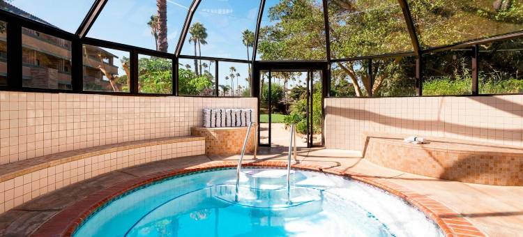 本图拉港福朋喜来登度假酒店(Four Points by Sheraton Ventura Harbor Resort)图片