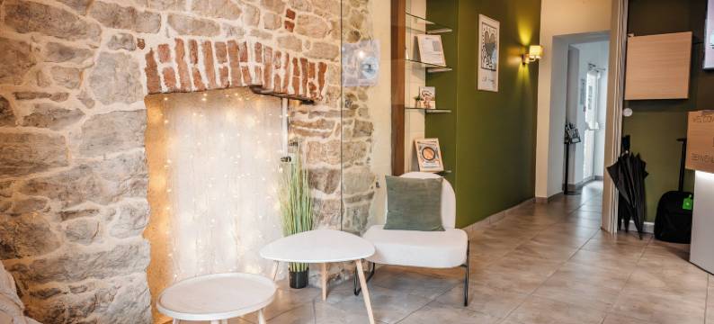 干贡艾里维布莉特酒店(Brit Hotel l'Arrivée Guingamp)图片