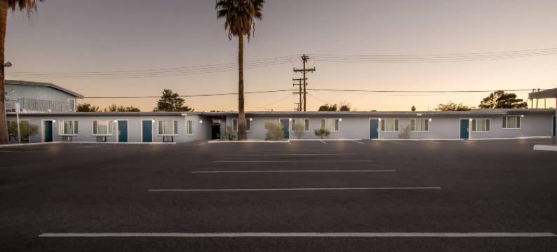 郊区开间酒店靠近中国湖海军基地(Suburban Studios Ridgecrest near China Lake Naval Station)图片