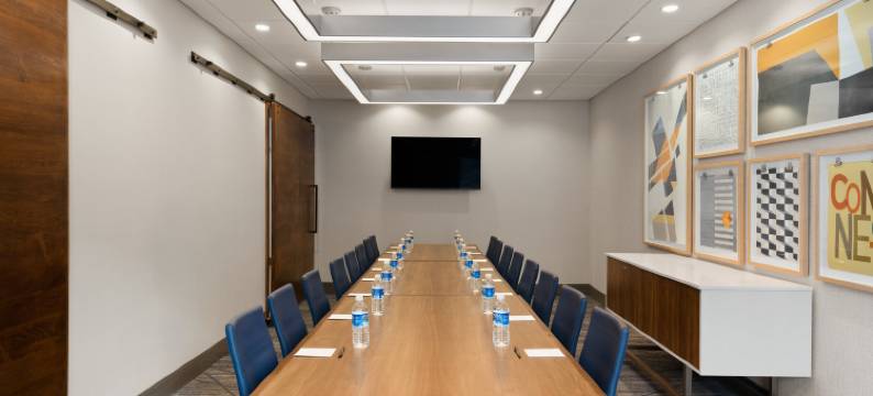 安克雷奇中城Holiday Inn Express And Suites酒店由IHG运营(Holiday Inn Express & Suites Anchorage - Midtown by IHG)图片