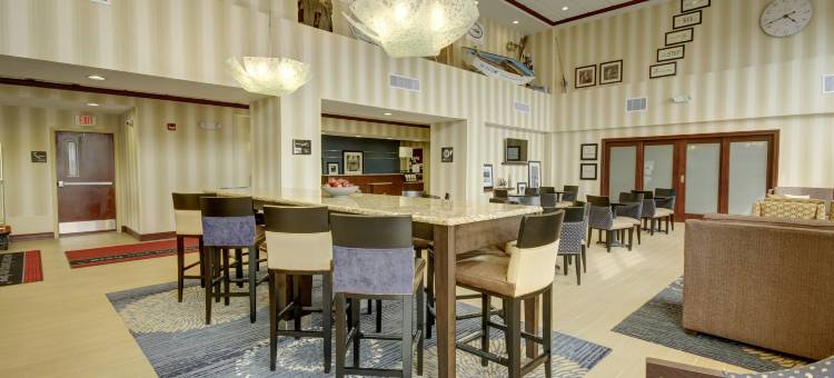 亚历山德里亚希尔顿欢朋旅馆及套房酒店(Hampton Inn & Suites Alexandria)图片