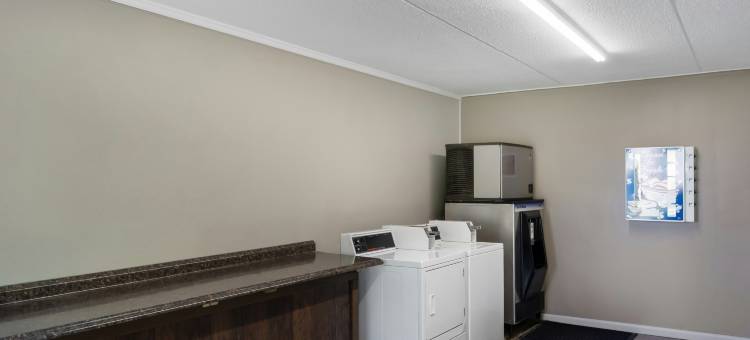 红屋顶曼彻斯特旅馆(Red Roof Inn Manchester, TN)图片