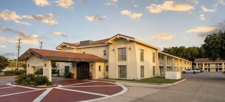 温德姆大学附近的纳科多奇斯速8酒店(Super 8 by Wyndham Nacogdoches Near University)图片