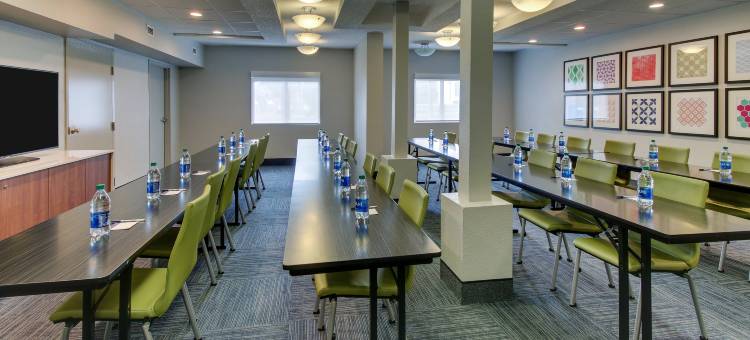 Holiday Inn Express 西棕榈湾泳滩地铁中心(Holiday Inn Express West Palm Beach Metrocentre)图片