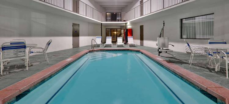 本顿维尔温德姆戴斯套房酒店(Days Inn & Suites by Wyndham Bentonville)图片