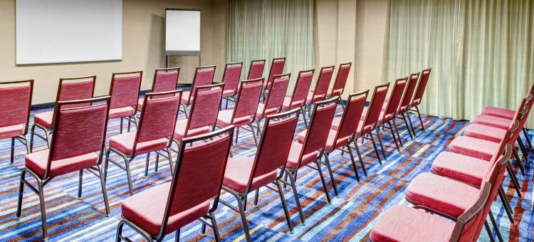 科德角海恩尼斯万枫酒店及套房(Fairfield Inn & Suites Cape Cod Hyannis)图片