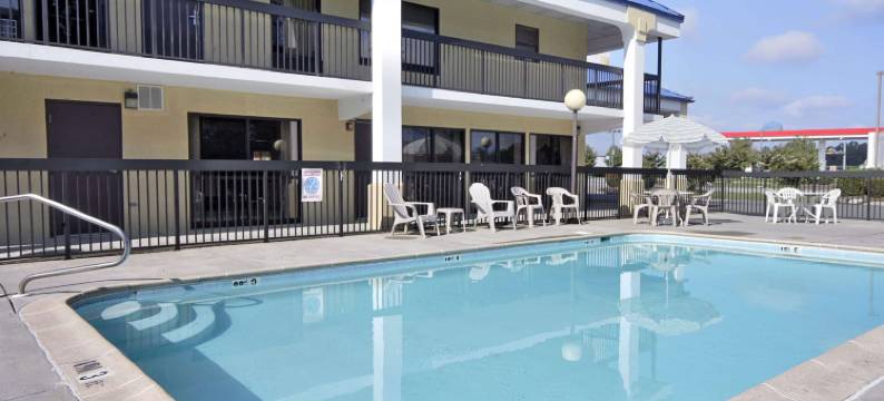 卢瑟格伦国王自治区速8酒店(Super 8 by Wyndham Ruther Glen Kings Dominion Area)图片