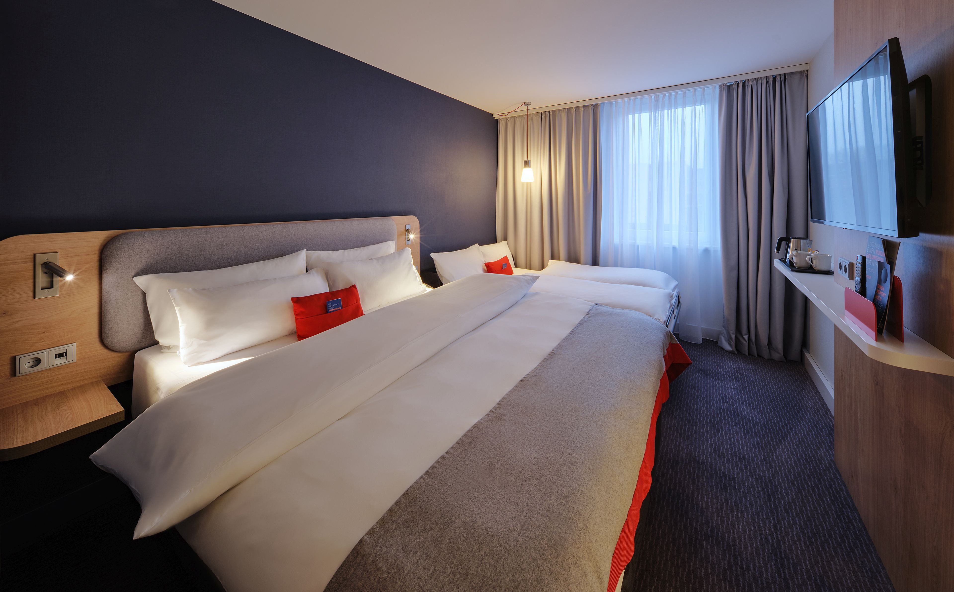 Holiday Inn Express Frankfurt Airport by IHG Over view