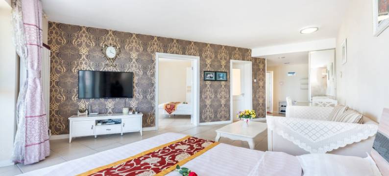 东戴河同湾民宿(腾达路分店)图片