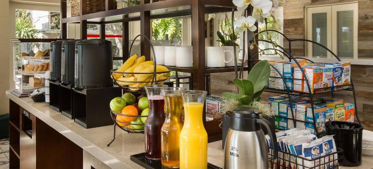 西海滩海滨宾馆(West Beach Inn, a Coast Hotel)图片