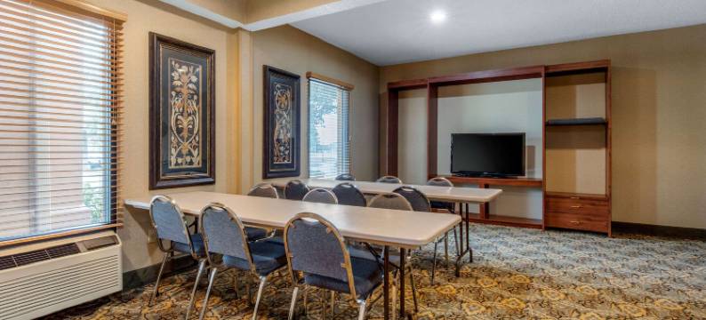 本顿德拉芬维尔凯艺套房酒店(Quality Inn & Suites Benton - Draffenville)图片