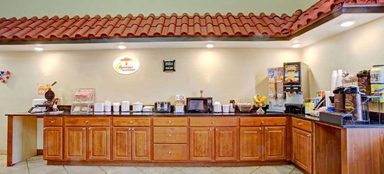 福雷斯特城速8酒店(Super 8 by Wyndham Forrest City AR)图片