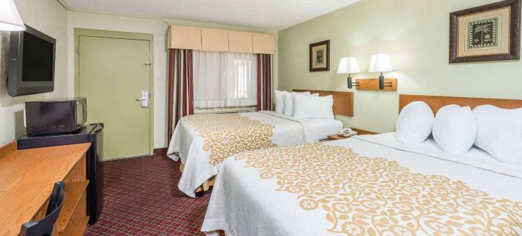 斯普林菲尔德44号州际公路戴斯套房酒店(Days Inn & Suites by Wyndham Springfield on I-44)图片