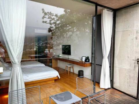 以弗酒店(新寨咖啡庄园店大坝段分店)