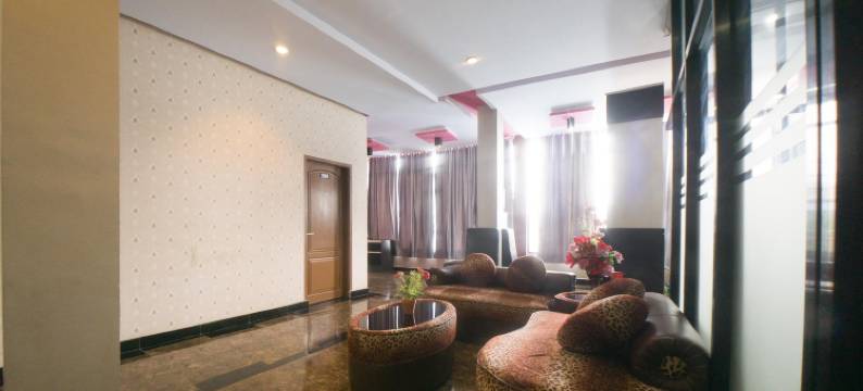 红多兹酒店-近哥伦打洛TVRI(RedDoorz Near Tvri Gorontalo)图片