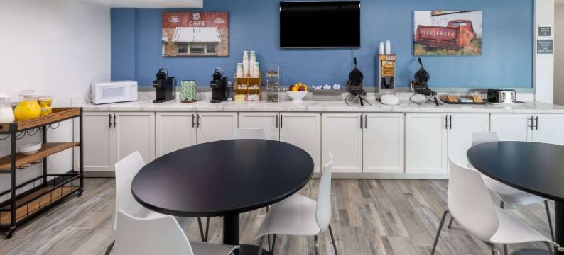 拉雷多呗盟酒店(Baymont by Wyndham Laredo)图片