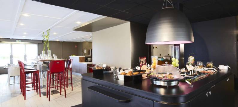 莫伯日康铂酒店(Campanile Maubeuge)图片