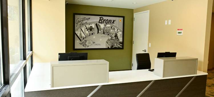 布朗克斯近植物园温德姆速8酒店(Super 8 by Wyndham Bronx Near Botanical Garden)图片