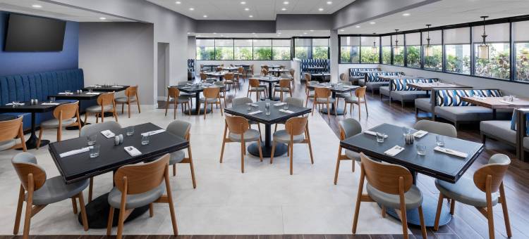 奥兰多维斯塔中心布埃纳维斯塔湖万怡酒店(Courtyard Orlando Lake Buena Vista at Vista Centre)图片