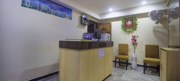 OYO 23349 托托拉旅馆(OYO 23349 Totola Inn)图片