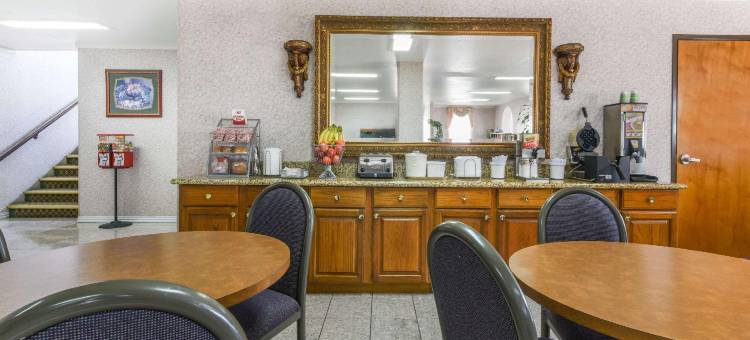 伯勒森沃斯堡速8酒店(Super 8 by Wyndham Burleson Fort Worth Area)图片