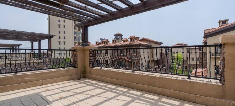 C罗豪华海边别墅东方影都民宿(玉皇山路分店)图片