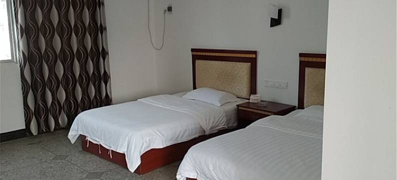 三百山温泉民宿(新三段分店)图片