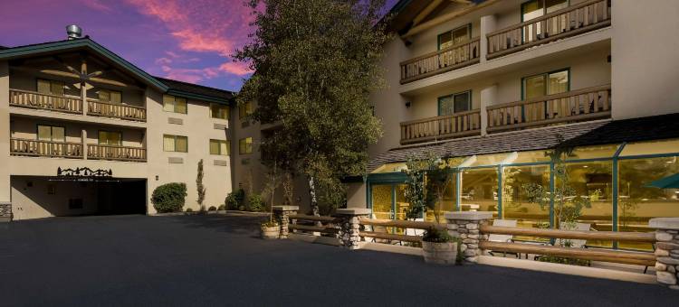 肯特伍德贝斯特韦斯特优质酒店(Best Western Plus Kentwood Lodge)图片