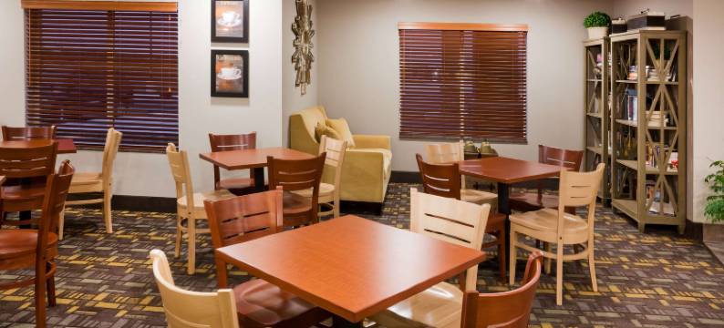 德威特温德姆美吟温德姆酒店(AmericInn by Wyndham DeWitt)图片