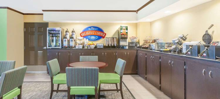 米德兰中心呗盟套房酒店(Baymont by Wyndham Midland Center)图片