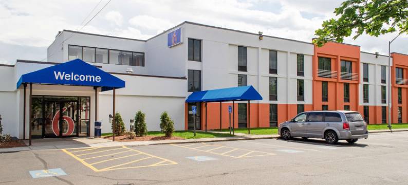 布罗克顿6号汽车旅馆(Motel 6 Brockton, MA)图片