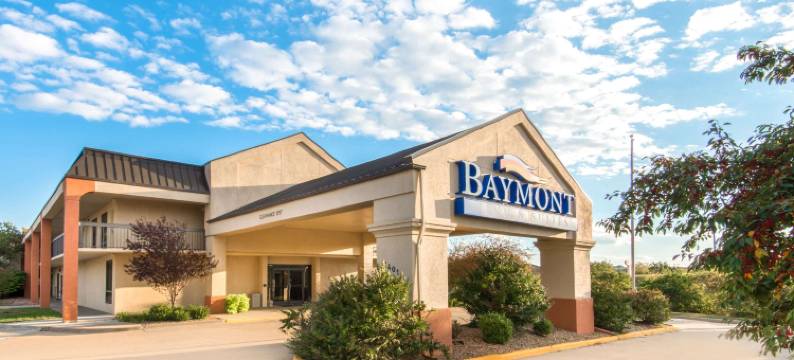 托皮卡呗盟套房酒店(Baymont by Wyndham Topeka)图片