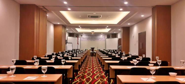 芝拉扎中心高级酒店(Atrium Premiere Cilacap)图片