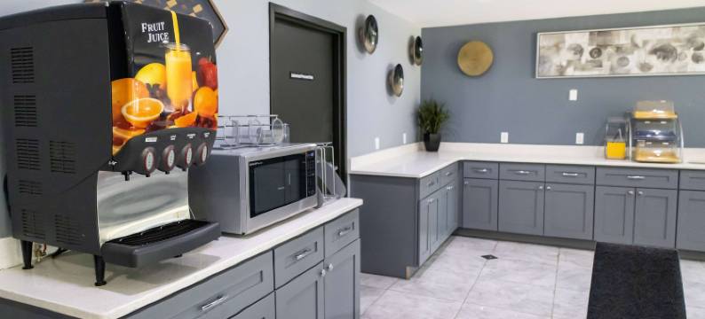 科利奇帕克亚特兰大机场南呗盟酒店(Baymont by Wyndham College Park Atlanta Airport South)图片