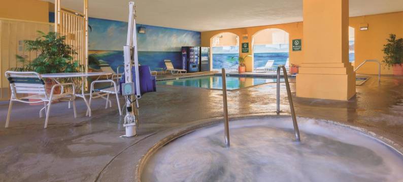 阿纳海姆拉昆塔温德姆套房酒店(La Quinta Inn & Suites by Wyndham Anaheim)图片