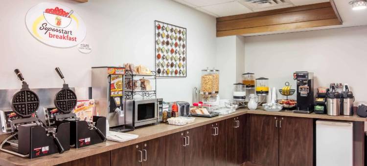 因尼斯费尔速8酒店(Super 8 by Wyndham Innisfail)图片