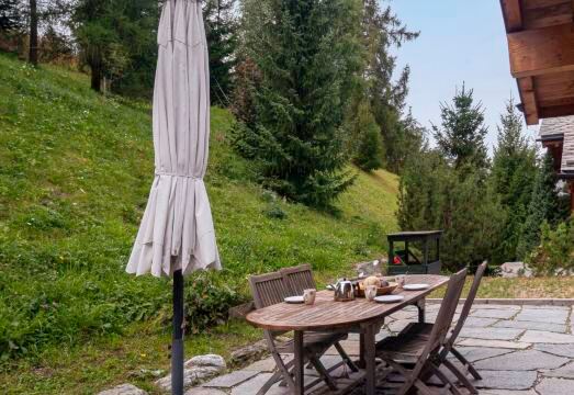 Mimique Hotel Overview