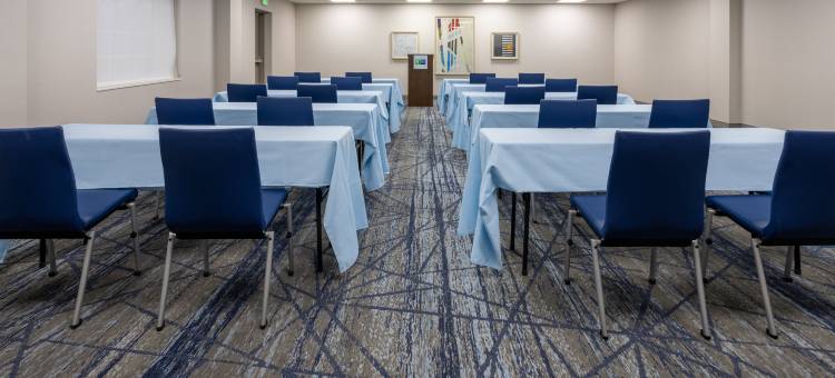 智选假日套房酒店中心镇(Holiday Inn Express & Suites Monaca - Center Township)图片