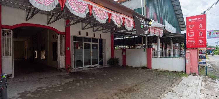 红多兹酒店-近普林瑟乌穆罕默迪耶大学(RedDoorz Near Universitas Muhammadiyah Pringsewu)图片