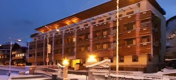 科尔蒂纳丹佩佐撒瓦尔宫丽笙住宅酒店(Radisson Residences Savoia Palace Cortina Dampezzo)图片