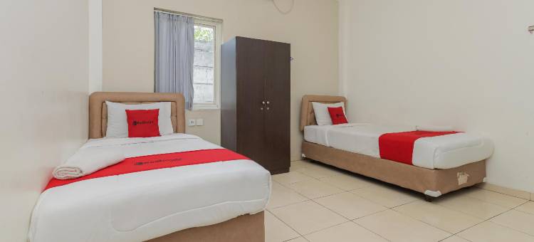 近T1朱安达机场红多兹酒店(RedDoorz Near T1 Juanda Airport)图片