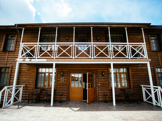 Gostinichnyj Kompleks Imenie Altun Korpus Dom Nad Ozerom