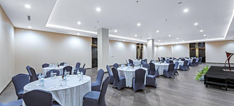 格兰德惠斯梅加马斯玛纳多(Grand Whiz Megamas Manado)图片