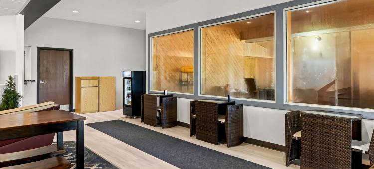 塔夸梅侬村美洲佳值酒店(Americas Best Value Inn Tahquamenon Country)图片