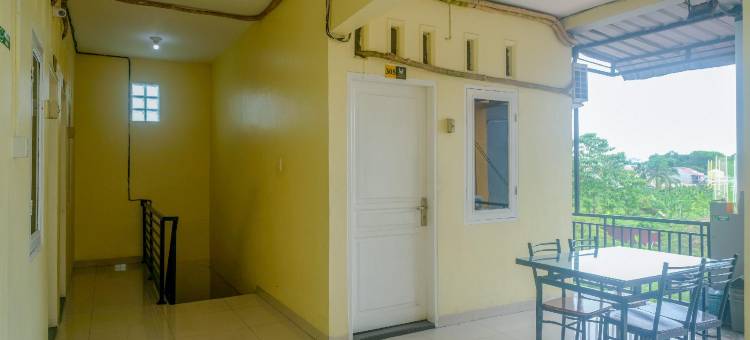 瑞德多兹 @ 特拉泰霍姆斯泰棉兰安普拉斯(RedDoorz at Teratai Homestay Medan Amplas)图片