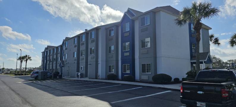 布什内尔温德姆麦客达套房酒店(Microtel Inn & Suites by Wyndham Bushnell)图片