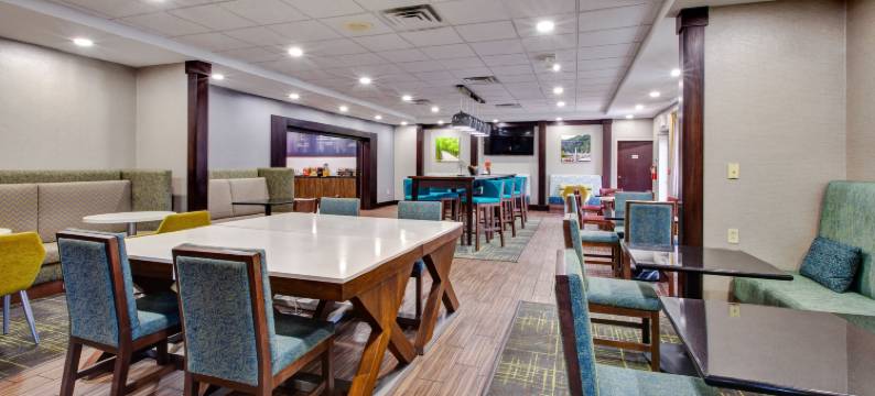 克利夫兰机场/米德尔堡高地欢朋套房酒店(Hampton Inn & Suites Cleveland-Airport/Middleburg Heights)图片
