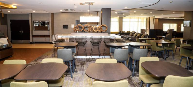 多伦多布兰普顿万怡酒店(Courtyard Toronto Brampton)图片