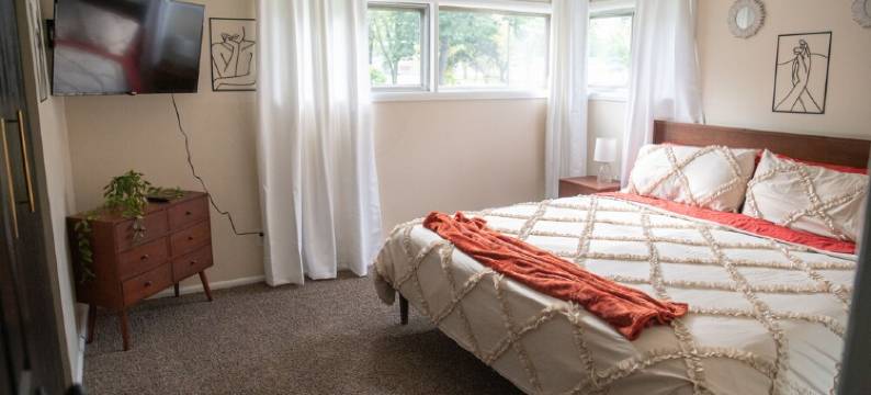 Pet Friendly 3 bedroom 1 king,1 Queen,1 Full Bed Home图片